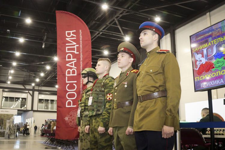В рамках Молодёжного дня на площадке  «ЭкспоТехноСтраж» прошёл крайний в этом году день работы экспозиции, а также были подведены итоги конкурса социальных проектов для кадетских организаций