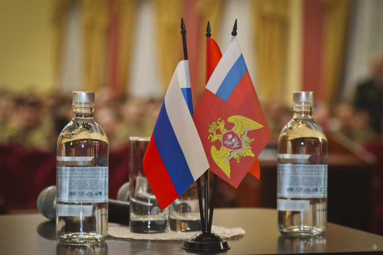Депутат Государственной Думы Мария Бутина провела лекцию по политическому профайлингу для личного состава военного института
