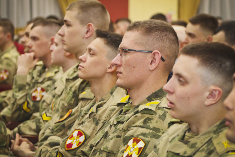 Депутат Государственной Думы Мария Бутина провела лекцию по политическому профайлингу для личного состава военного института