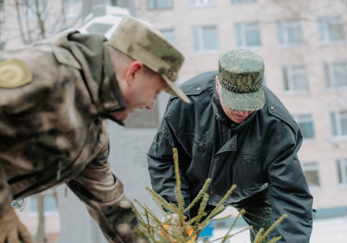 Военный институт принял активное участие в организации субботника на территории Госпиталя для ветеранов войн