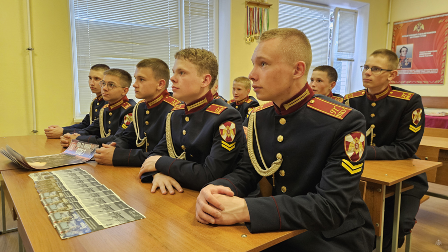 Кадеты пермяки в гостях у факультета (военно-политической работы)
