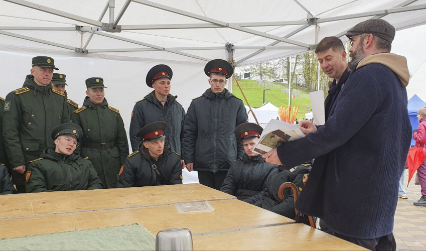 Курсанты военного института приняли участие в патриотическом фестивале "Весна Победы" во Всеволожске.