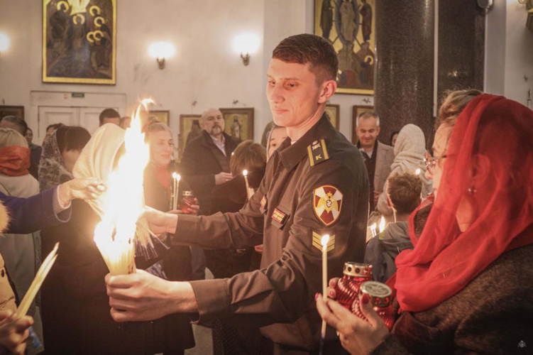 Военный институт принял участие в  Пасхальном богослужении 
