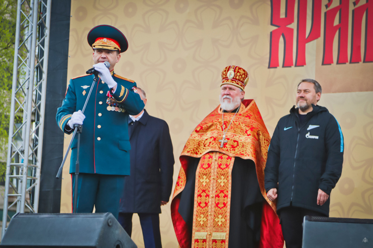 Участие военного института в освящении Поклонного Креста