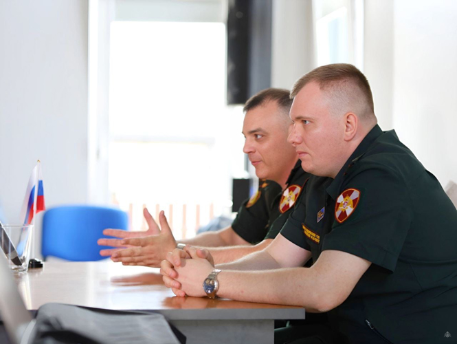 Разговоры о важном» провели военнослужащие института в центре культуры и искусств «Согласие» 