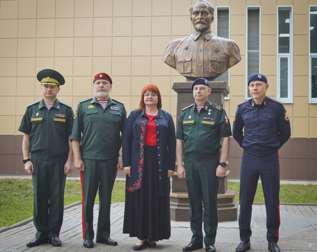 Заместитель директора Росгвардии генерал-полковник Алексей Воробьёв проверил ход формирования Академии Росгвардии в Санкт-Петербурге