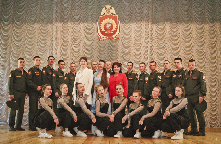 «С ДНЁМ РОЖДЕНИЯ, РОССИЯ!»