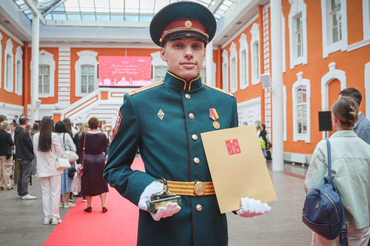 В Атриуме Комендантского дома Петропавловской Крепости поздравили лучших выпускников вузов Санкт-Петербурга