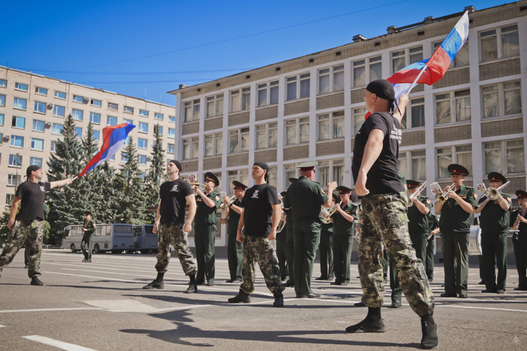 «Товарищи лейтенанты!» в Санкт-Петербургском институте Росгвардии состоялась торжественная церемония вручения погон выпускникам 2024 года