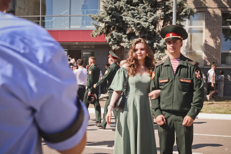 «Товарищи лейтенанты!» в Санкт-Петербургском институте Росгвардии состоялась торжественная церемония вручения погон выпускникам 2024 года