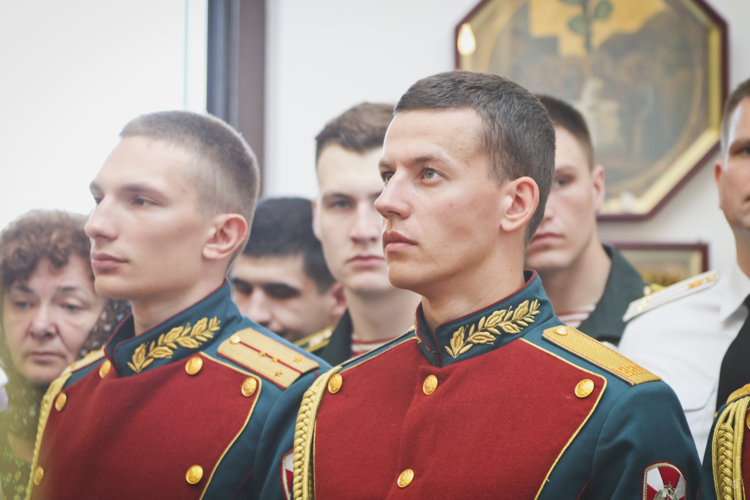Военный институт принял участие в Божественной Литургии, а также почтил память Дмитрия Донского