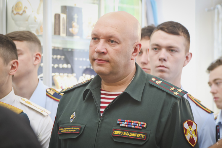 Военный институт принял участие в Божественной Литургии, а также почтил память Дмитрия Донского