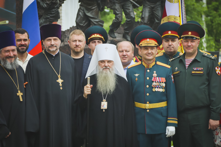 Военный институт принял участие в Божественной Литургии, а также почтил память Дмитрия Донского