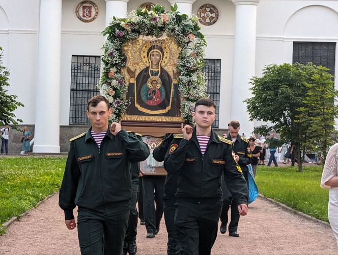 КУРСАНТЫ САНКТ-ПЕТЕРБУРГСКОГО ВОЕННОГО ИНСТИТУТА ПРИНЯЛИ УЧАСТИЕ В ЦАРСКОСЕЛЬСКОМ КРЕСТНОМ ХОДЕ