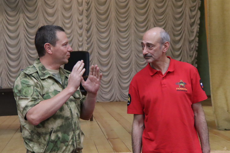 НА СЦЕНЕ КЛУБА ВОЕННОЙ АКАДЕМИИ НАРОДНЫЙ АРТИСТ РОССИИ КАРЭН БАДАЛОВ!