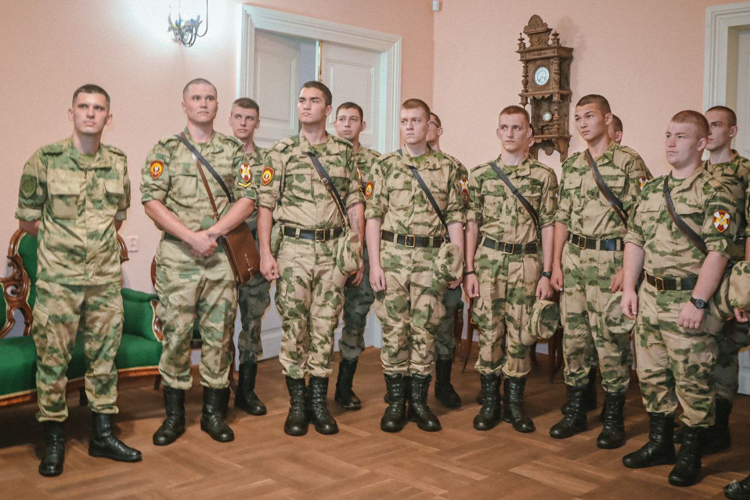 "Культурное КМБ" - курсанты набора 2024 года в рамках первоначальной военной подготовки приступили к посещению достопримечательностей Ленинградской области