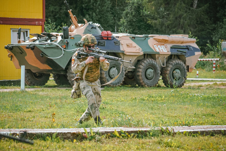 Показательные выступления продемонстрировал сегодня на полигоне 3 курс военной Академии Росгвардии для курсантов набора 2024 года