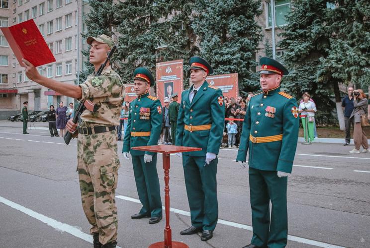 В военной Академии Росгвардии состоялся торжественный ритуал принятия военной присяги военнослужащими батальона обеспечения учебного процесса