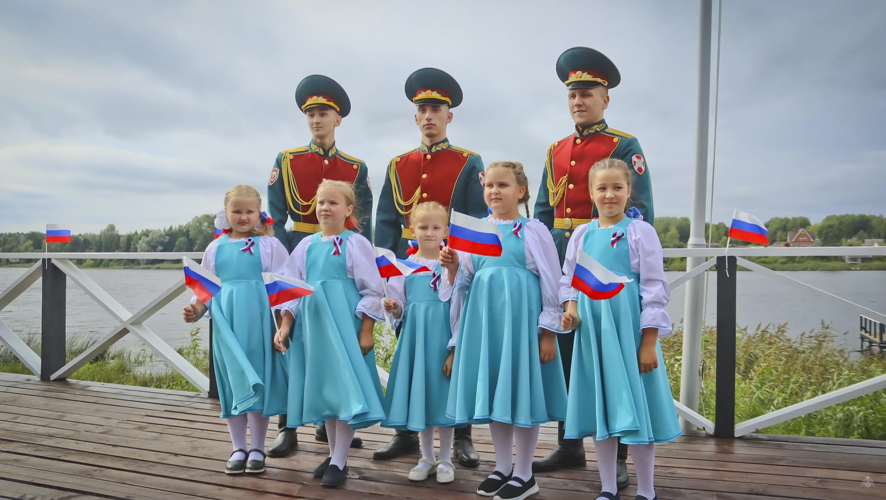 Духовно-патриотический праздник в День Государственного флага  Российской Федерации 