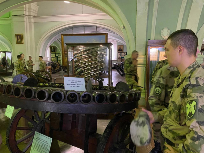 "Культурные выходные"- военнослужащие батальона обеспечения учебного процесса посетили музей артиллерии