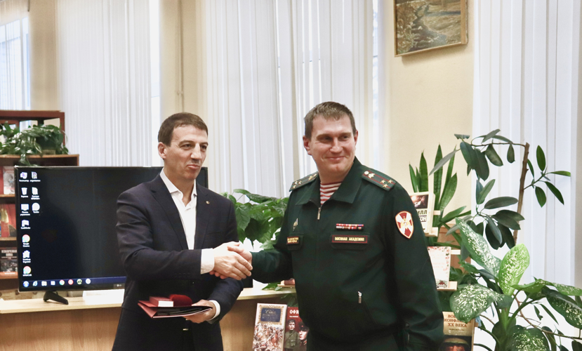 Творческая встреча с российским писателем Александром Колесниковым