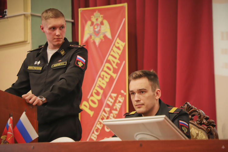 Занятие на тему ответственности военнослужащих за нарушение уставных правил взаимоотношений прошло на территории военной академии Росгвардии