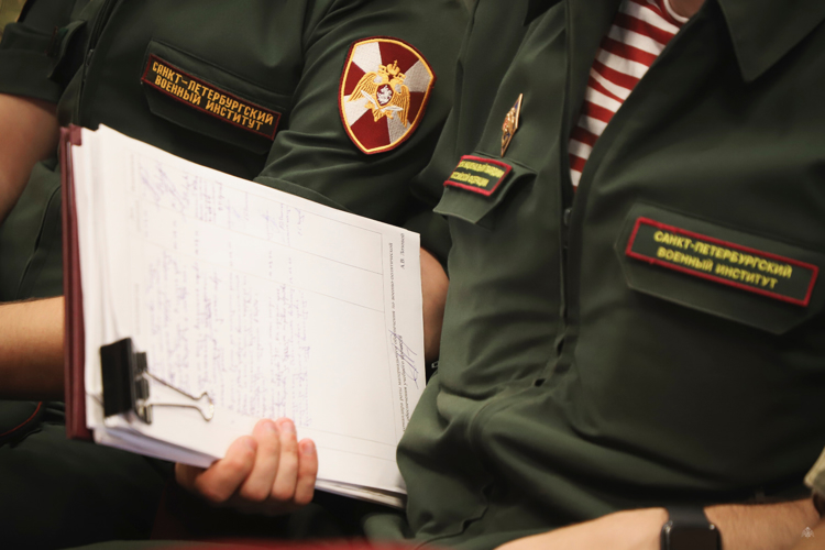 Занятие на тему ответственности военнослужащих за нарушение уставных правил взаимоотношений прошло на территории военной академии Росгвардии