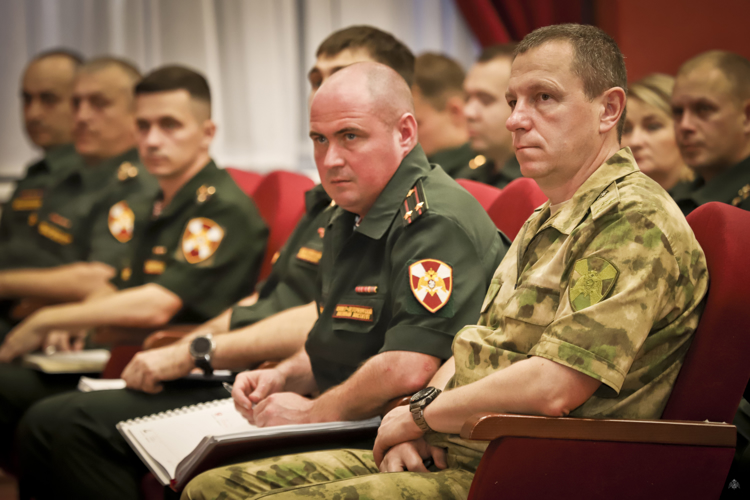 НАЧАЛЬНИК ГЛАВНОГО ВОЕННО-ПОЛИТИЧЕСКОГО УПРАВЛЕНИЯ РОСГВАРДИИ ГЕНЕРАЛ-ЛЕЙТЕНАНТ ДЕНИС ЕРМАКОВ ПРОВЁЛ РАБОЧУЮ ВСТРЕЧУ С ЛИЧНЫМ СОСТАВОМ ВОЕННОЙ АКАДЕМИИ ВОЙСК НАЦИОНАЛЬНОЙ ГВАРДИИ