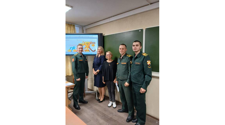 Праздничные мероприятия, посвящённые юбилею академии, на кафедре иностранных языков 