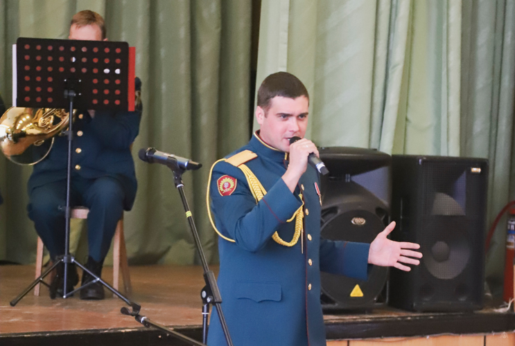 Военная академия выступила на концерте в госпитале ветеранов войн