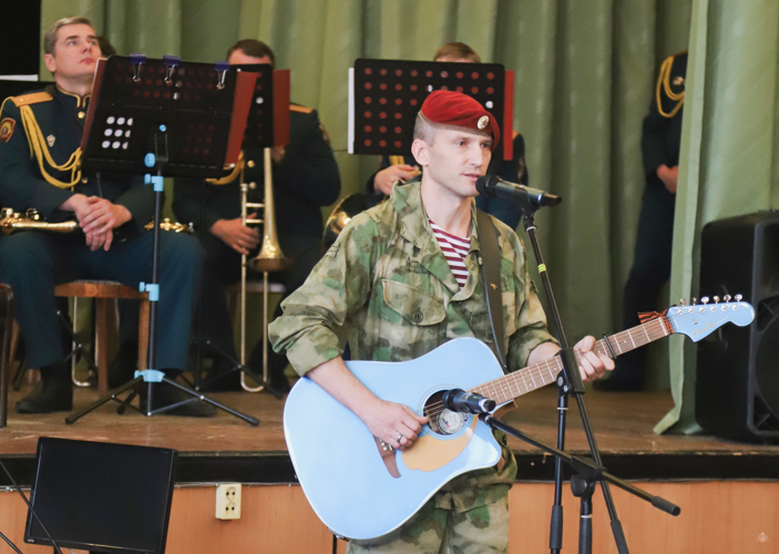Военная академия выступила на концерте в госпитале ветеранов войн