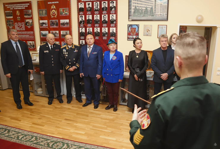 «В памяти поколений» - на территории академии Росгвардии состоялось торжественное открытие бюста Г.К. Жукову