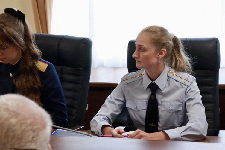 В ходе работы круглых столов курсанты и преподаватели обсудили важные вопросы организации военно-политической работы