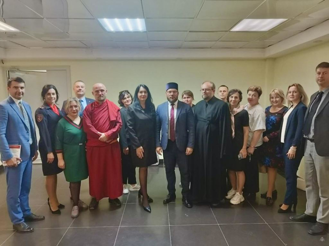 В ходе работы круглых столов курсанты и преподаватели обсудили важные вопросы организации военно-политической работы