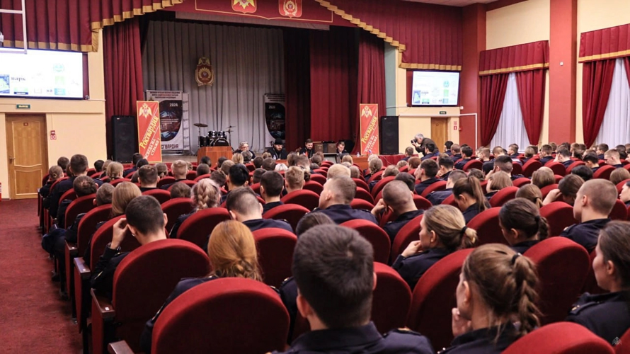 Состоялась встреча представителей Издательского совета Русской православной церкви с военнослужащими Военной академии и курсантами Университета министерства внутренних дел.