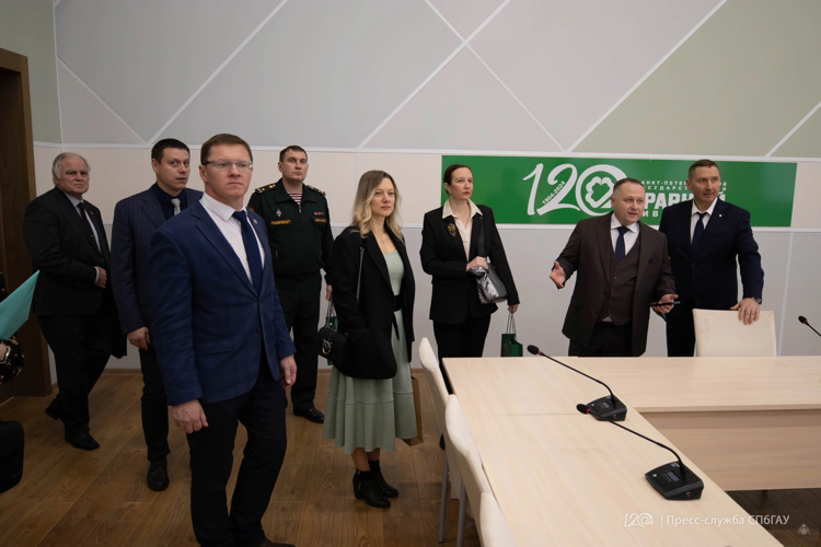 Один из старейших университетов Санкт-Петербурга и Ленинградской области встретил 120-ти летний юбилей