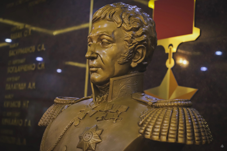 В день 255-летия со дня рождения Е.Ф. Комаровского в Санкт-Петерберге открылся бюст