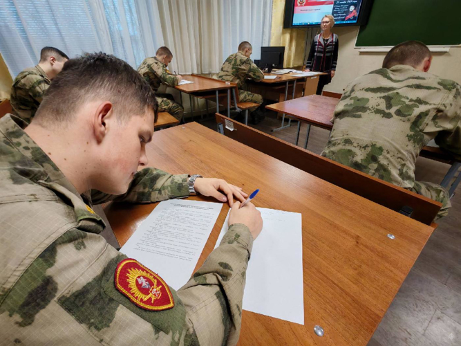 Проведение конкурсного перевода на тему «Е.Ф. Комаровский — основатель внутренней стражи государства Российского» 