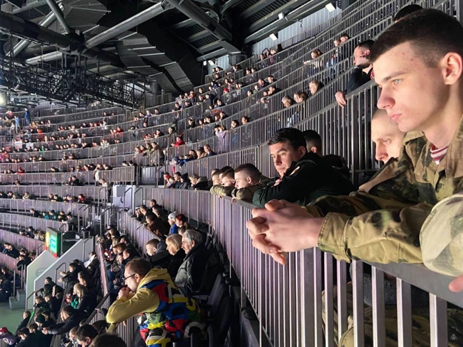 Военнослужащие батальона обеспечения учебного процесса посетили турнир по хоккею за «Кубок Первого канала» «Россия-Казахстан».                                     