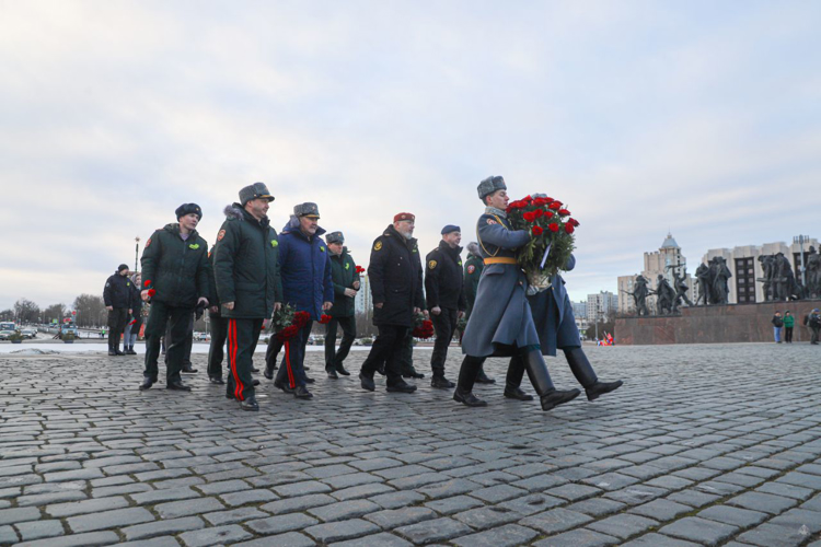 Память погибших защитников Ленинграда почтил заместитель директора Росгвардии 