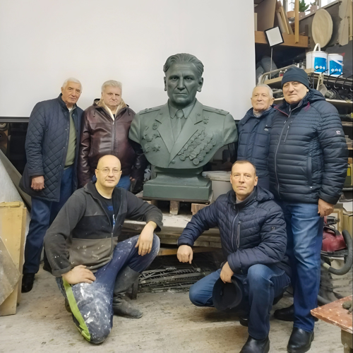 Завершается процесс создания памятника Герою Советского Союза Михаилу Владимировичу Ашику