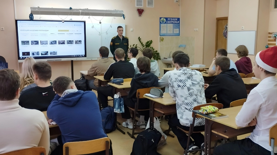 Курсанты Военной академии продолжают агитационную деятельность