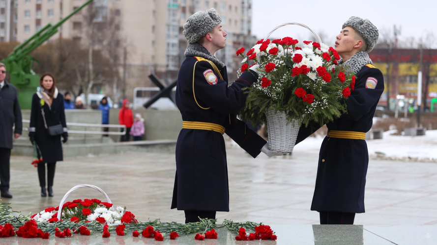 Нет для петербуржцев даты памятнее, чем полное освобождение Ленинграда от фашистской блокады! 