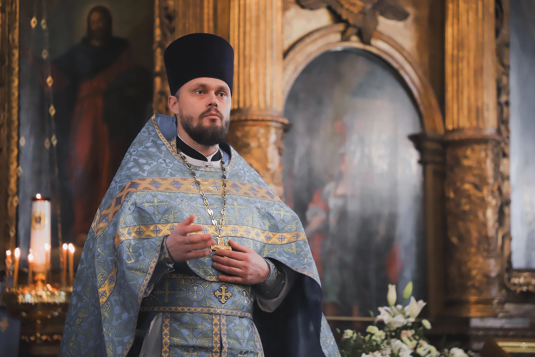 Воскресная литургия в Санкт-Петербурге