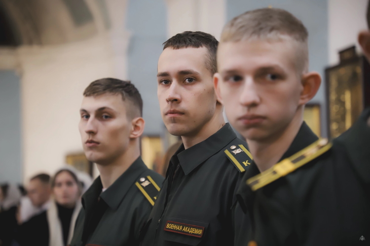 Воскресная литургия в Санкт-Петербурге