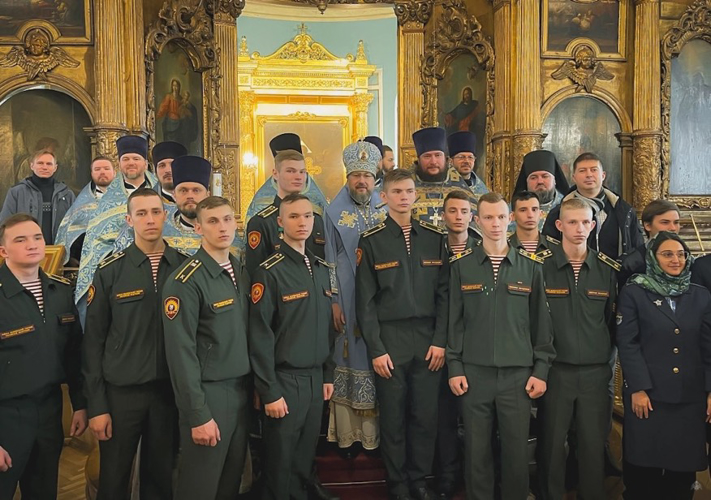 Воскресная литургия в Санкт-Петербурге