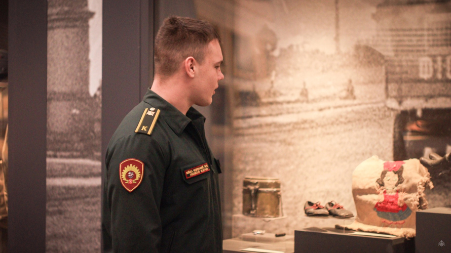 Курсанты Военной академии Росгвардии посетили премьеру документального фильма 