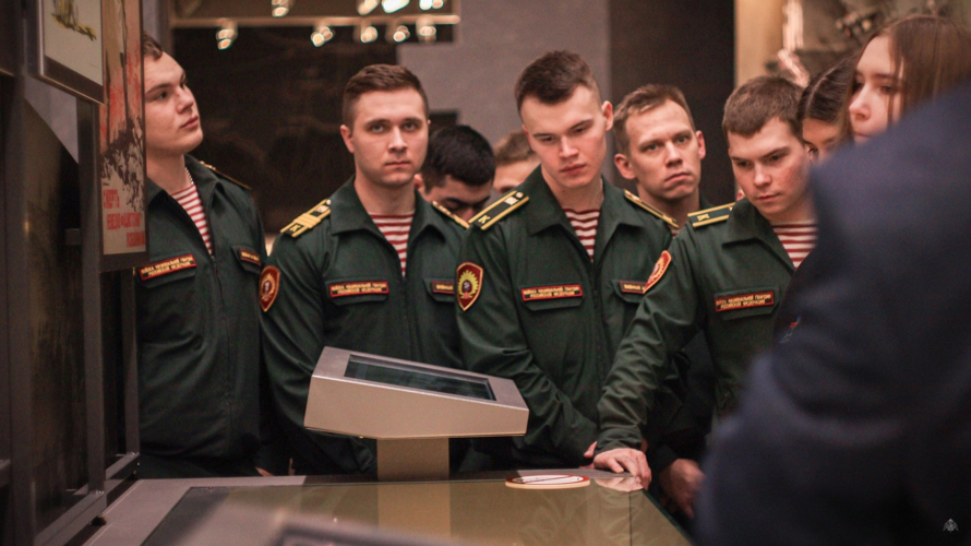 Курсанты Военной академии Росгвардии посетили премьеру документального фильма 