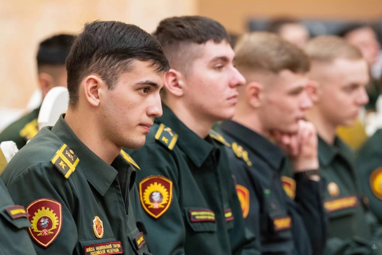 Торжественный приём в Законодательном Собрании Санкт-Петербурга состоялся в преддверии Дня защитника Отечества 