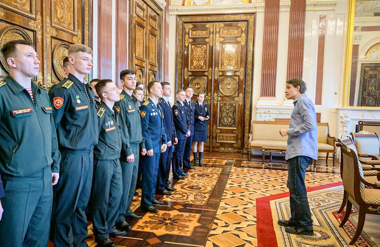 Торжественный приём в Законодательном Собрании Санкт-Петербурга состоялся в преддверии Дня защитника Отечества 